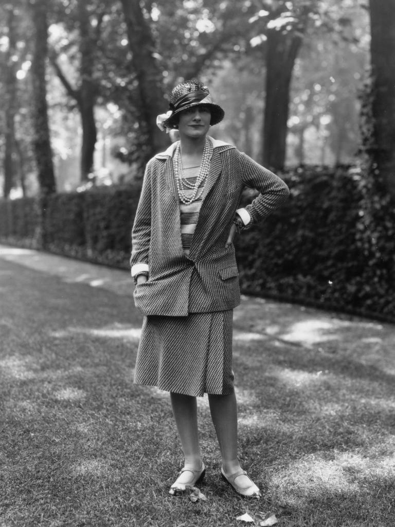 Мода 100-летней давности возвращается: дизайнеры в восторге от винтажных нарядов