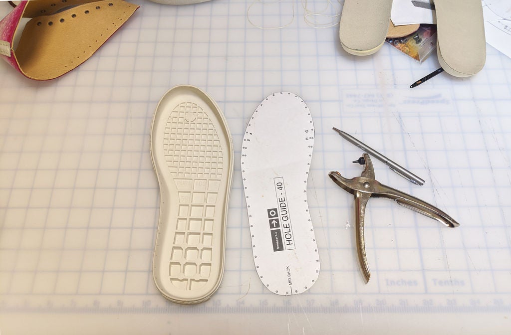 Стильная обувь своими руками: как сшить современные кеды из натуральной кожи