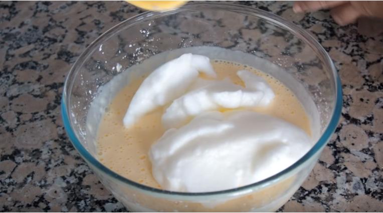 Нежный, как сладкая вата: йогуртовый бисквит без муки, буквально рассыпающийся на языке