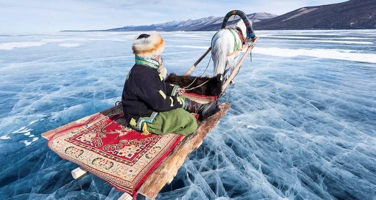 В поисках настоящих приключений крепкие туристы едут в Монголию зимой. Этот опыт не сравним ни с чем