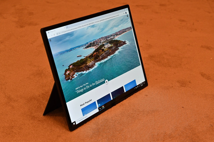 На CES 2020 был представлен складной компьютер: под него специально разрабатывают ОС Windows 10X