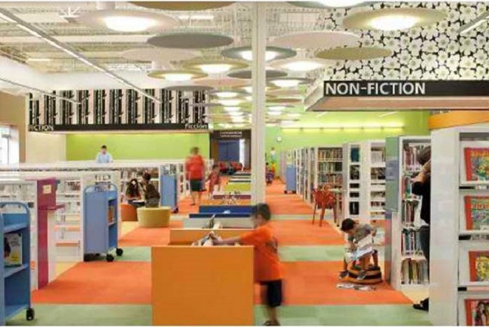 В американском городе появилась гениальная идея превратить заброшенный магазин в крупнейшую библиотеку: фото