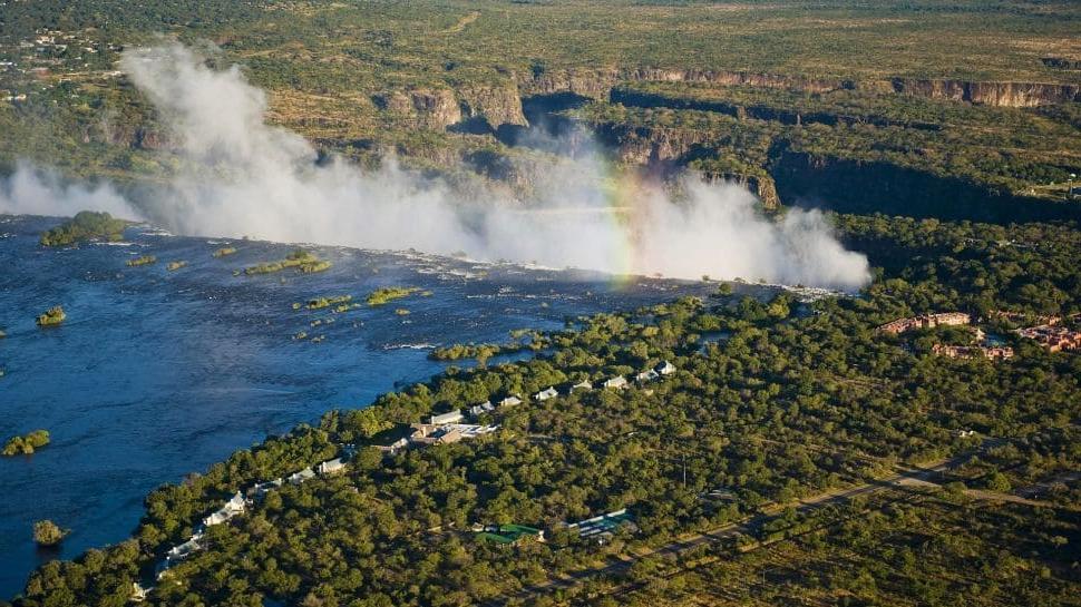 Отель Royal Livingstone - необыкновенное место с потрясающим видом на могучий водопад Виктория