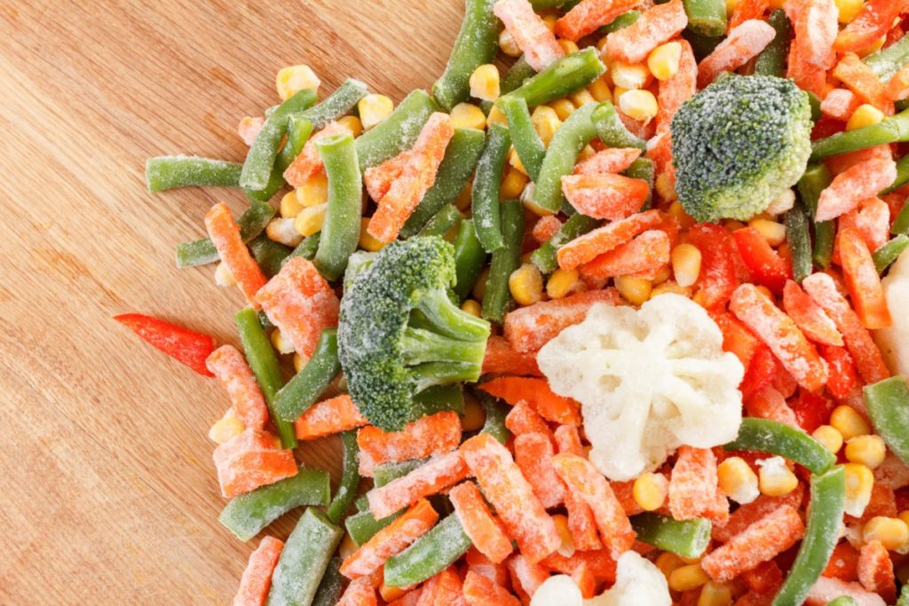 Собственная консервация и замороженные овощи круглый год: 4 совета по здоровому питанию в 2020 году