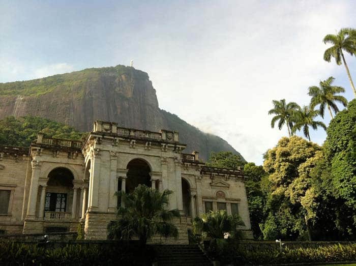 10 вещей, которые должен сделать в Бразилии каждый турист: посетить футбол, водопады и т. д.