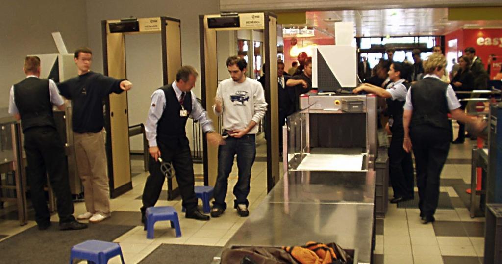 К ним пристальное внимание: каких пассажиров служба безопасности аэропорта проверяет дважды