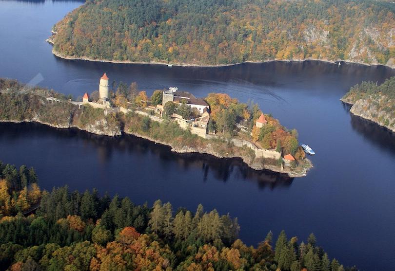 Самые красивые замки Чехии: чем способен поразить замок Карлштейн