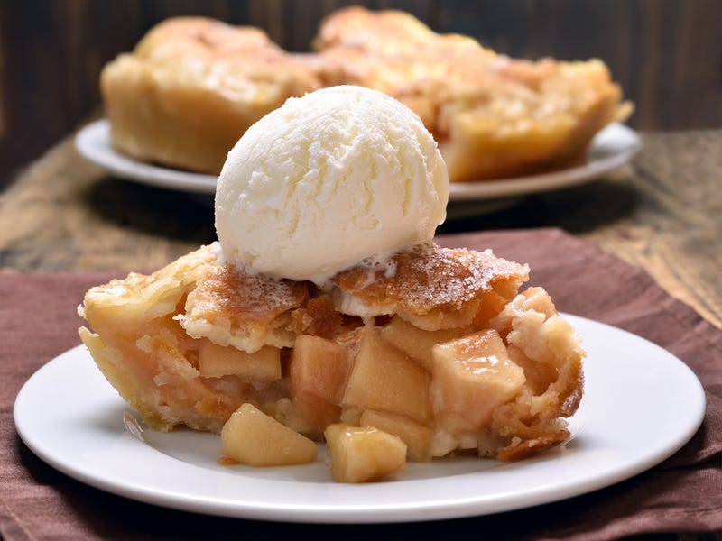 Бекон, пончики, яблочные чипсы: какие блюда можно приготовить во фритюрнице