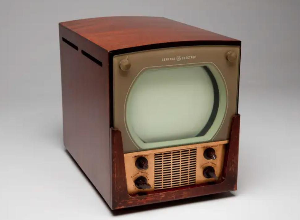 История телевизоров - как выглядел первый в мире телевизор (10 фото)