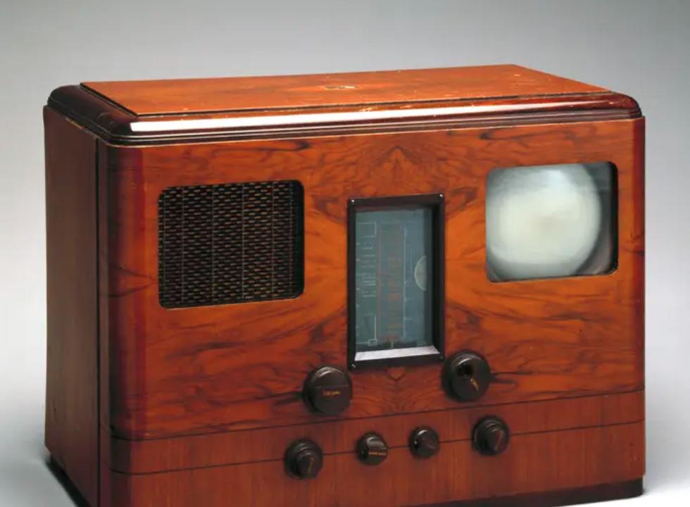 История телевизоров - как выглядел первый в мире телевизор (10 фото)