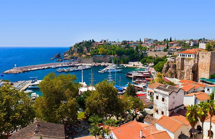 Самые популярные туристические достопримечательности Анталии: чем уникальна местная гавань