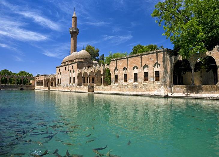 Шанлыурфа - великий город паломничества Турции: почему многие верующие стремятся осмотреть местные достопримечательности