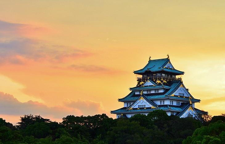 Какие места в Японии считаются самыми популярными: в чем уникальность Императорского дворца