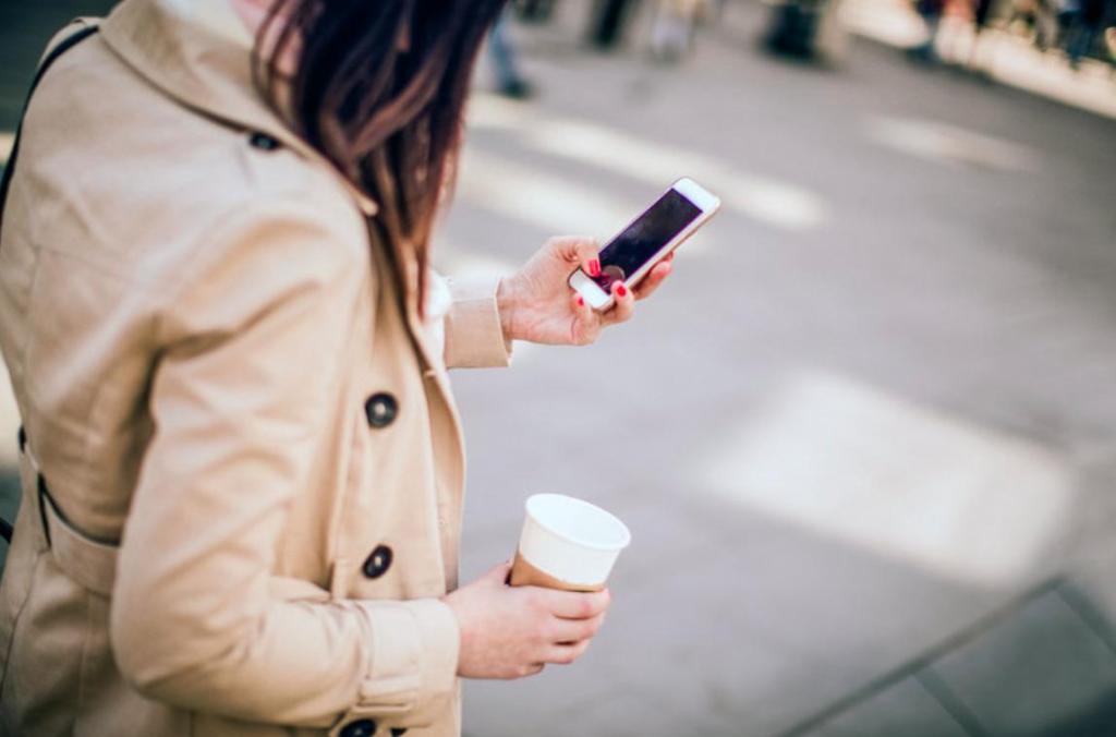 Наши мобильные опаснее, чем мы думали. Почему не стоит пользоваться смартфоном на улице: новое исследование