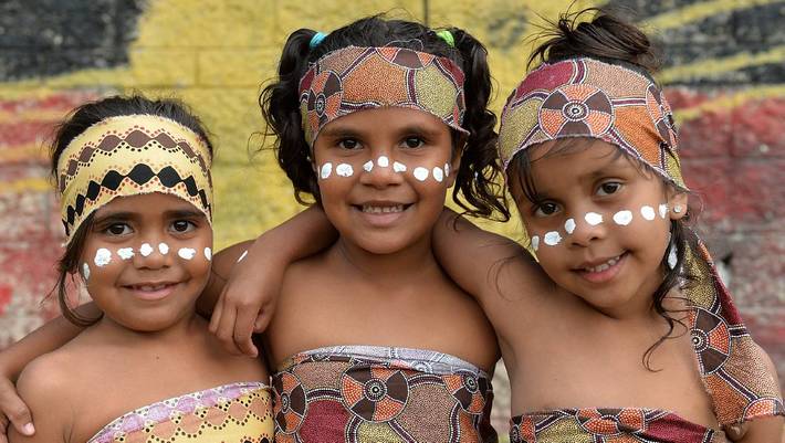 От катания на санках с полинезийского вулкана до празднования карнавала на Канарских островах: где побывать в этом месяце