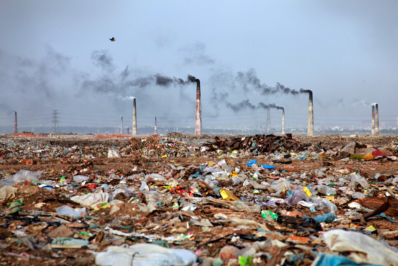 Земля задыхается и тонет в пластике: 10 фото, которые показывают степень разрушительного влияния человека на планету