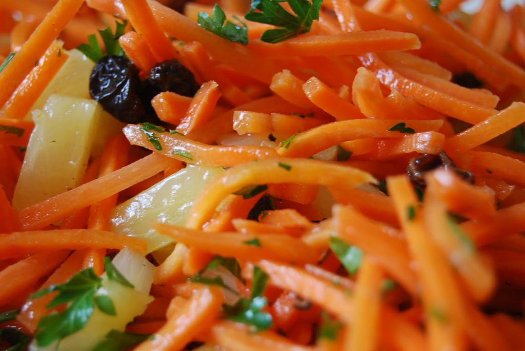 С грушей, брокколи и даже крабовыми палочками! 8 вкуснейших салатов из моркови. Эти рецепты - просто находка