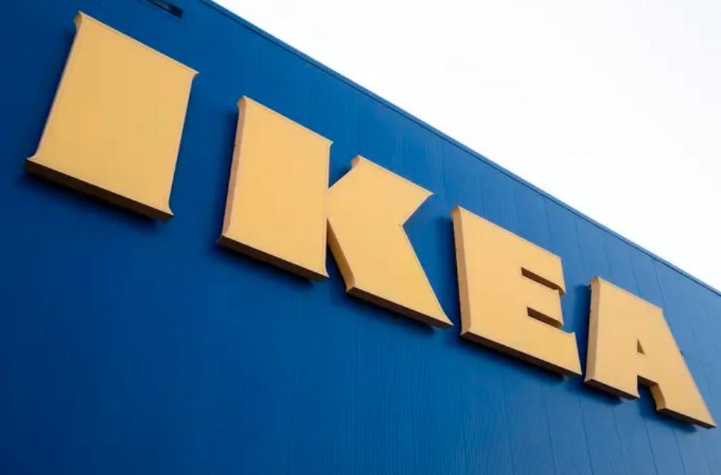Ночь в IKEA: в Америке посетители популярного мебельного магазина могут провести ночную вечеринку прямо в торговом зале