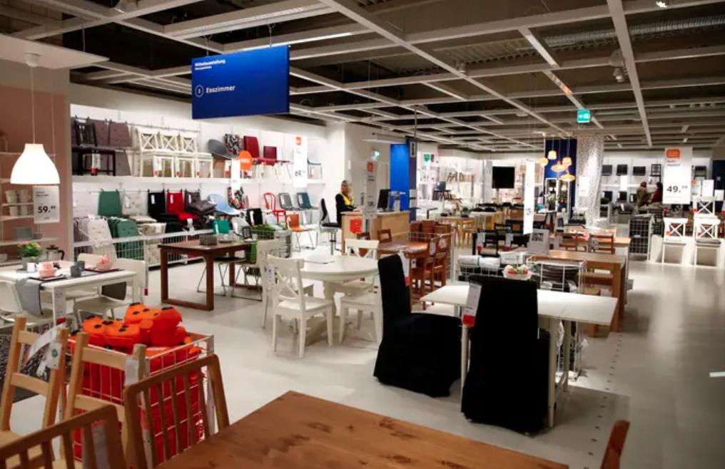 Ночь в IKEA: в Америке посетители популярного мебельного магазина могут провести ночную вечеринку прямо в торговом зале