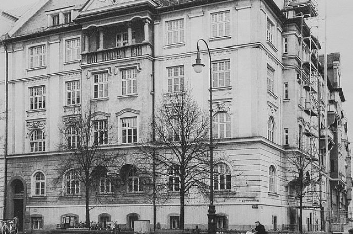 «Странный сосед Адольф»: еврейка рассказала, как она жила с Гитлером на одной лестничной клетке