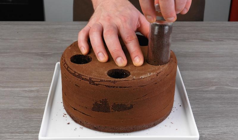 Необычный «вращающийся» шоколадный торт никого не оставит равнодушным, гости обязательно попросят рецепт