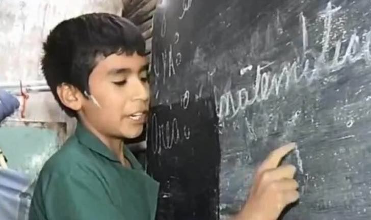 12-летний мальчик построил на своем заднем дворе школу для детей из малообеспеченных семей