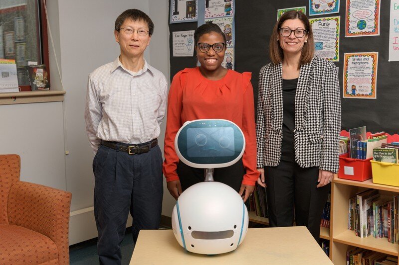 Вкалывают роботы: социальные роботы будут учить кибербезопасности американских школьников