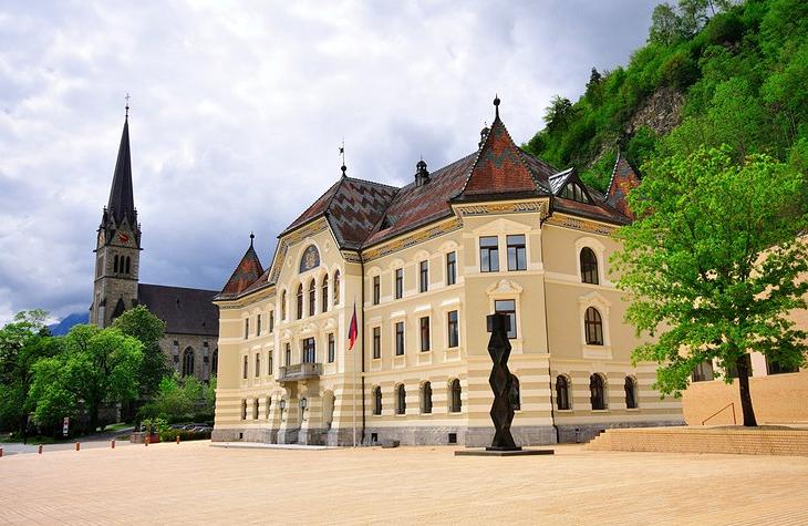 Крошечное Княжество Лихтенштен с годами привлекает все больше туристов: достопримечательности, которые можно изучить за неделю