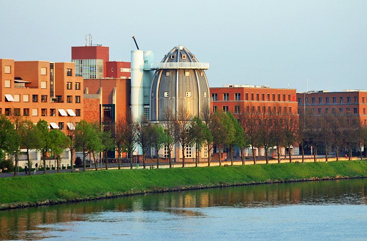 10 популярных достопримечательностей нидерландского города Маастрихт