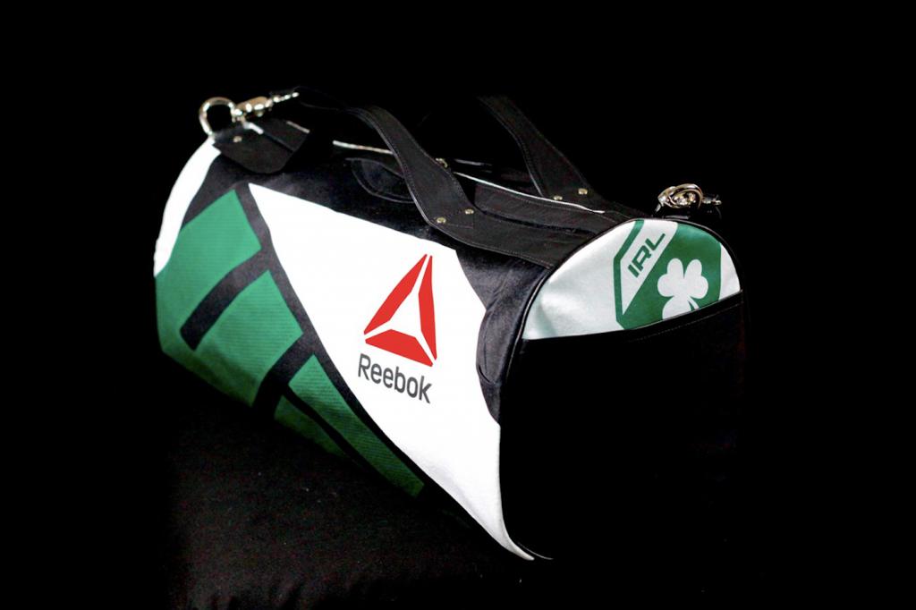 Творческая переработка: дизайнер Франк Жубер создает стильные сумки из спортивных футболок