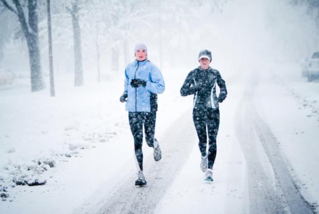 Начать тренировку еще дома, и другие советы: как получать удовольствие от пробежки в холодное время года