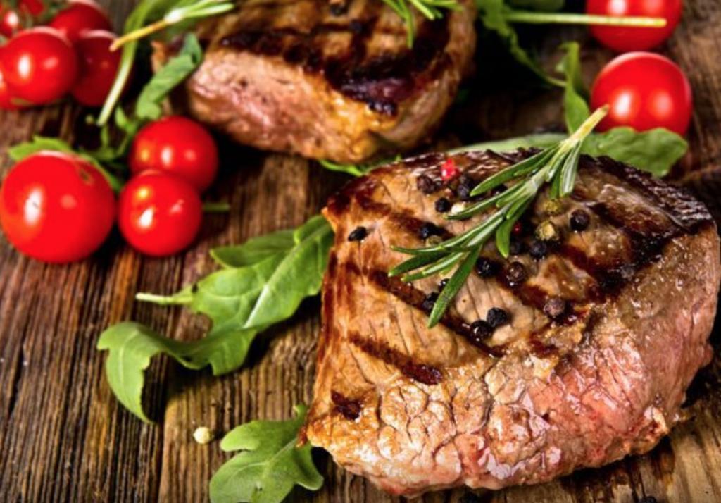 Диетологи рассказали, что происходит, когда вегетарианцы начинают есть мясо после долгого перерыва