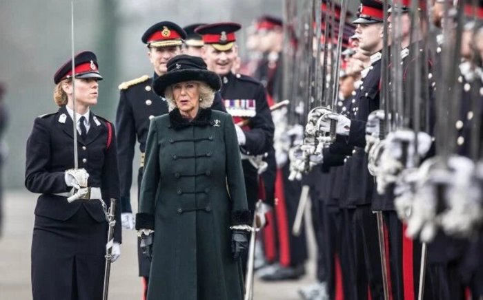 Защитят не только мужчины: Рози Вайлд стала первым десантником-женщиной в истории Англии