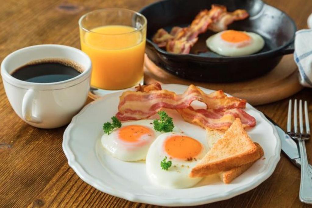 Добавить яйцо: советы для приготовления бутербродов на завтрак для похудения