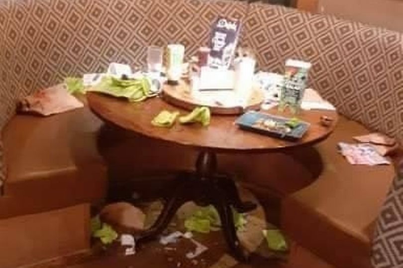 Семья пообедала в ресторане и ушла: заведение не удержалось и показало людям, в каком виде был оставлен стол