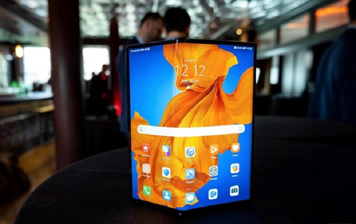 Компания Huawei представила новый гибкий смартфон Mate Xs. За ним уже выстроилась очередь, несмотря на немалую цену