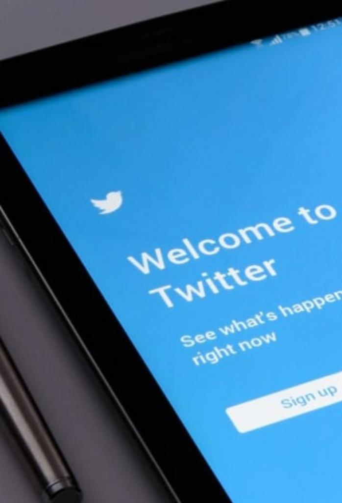 Спам, бесполезные уведомления и отсутствие живой аудитории: почему блогеры удаляют аккаунты в "Твиттере" и других соцсетях