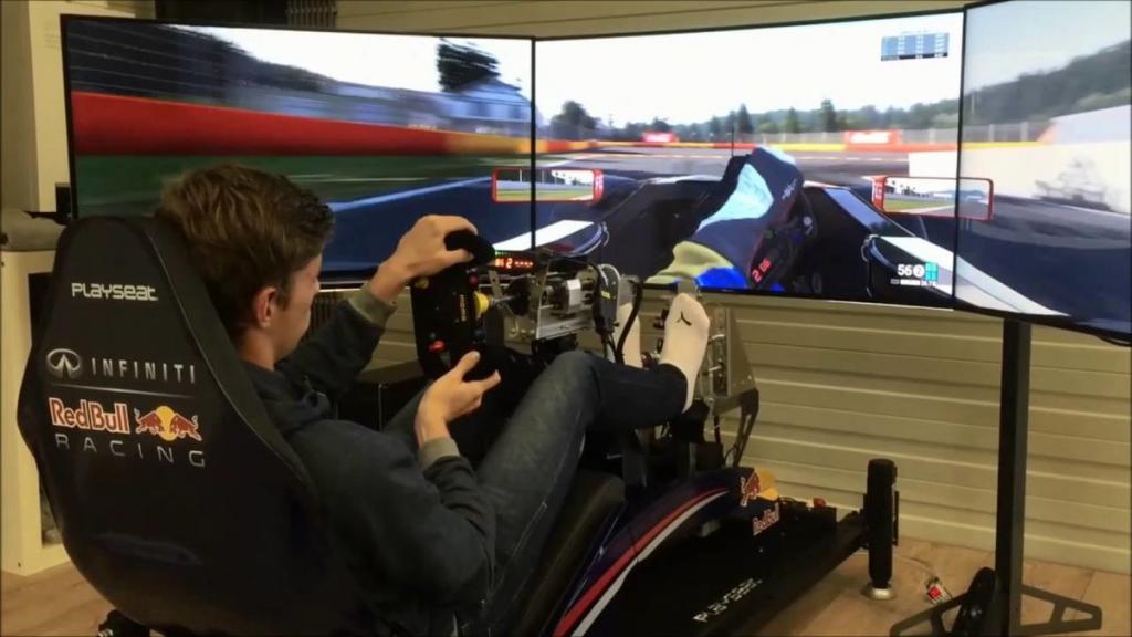 Не дают погонять на трассах, будем на компьютере: пилоты "Формулы-1" готовятся к противостоянию в виртуальных гонках