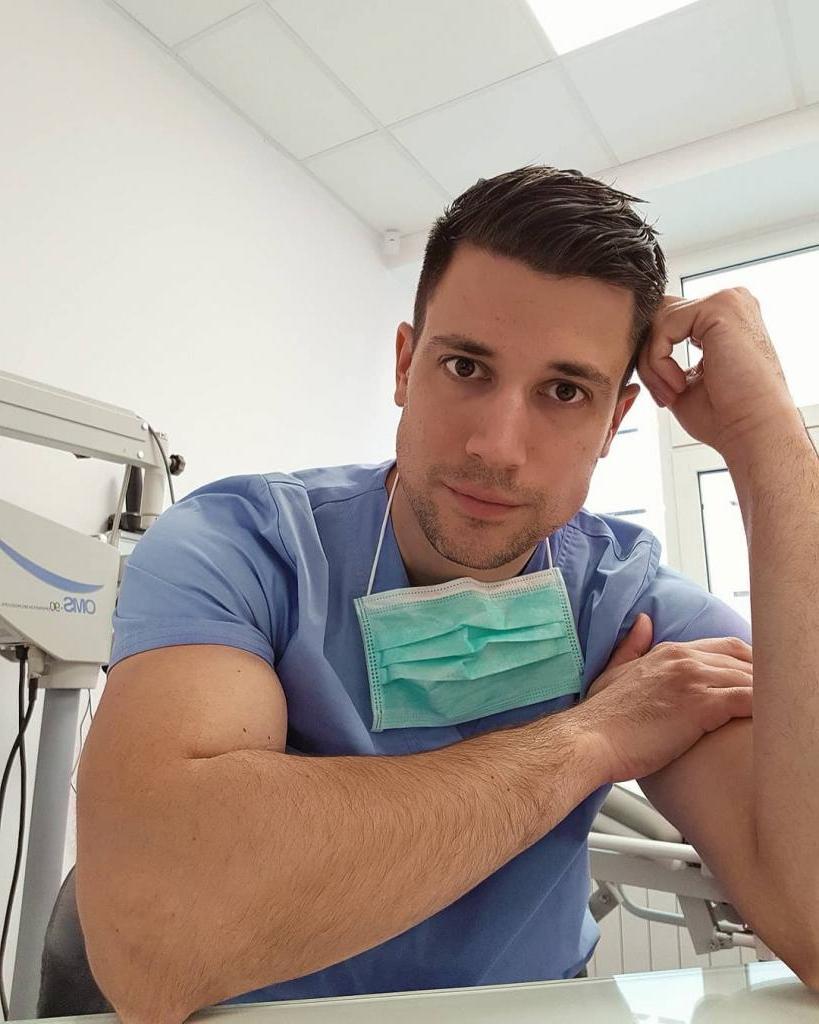 К пластическому хирургу из Сербии очередь на 2 года вперед: но дело не только в его профессионализме