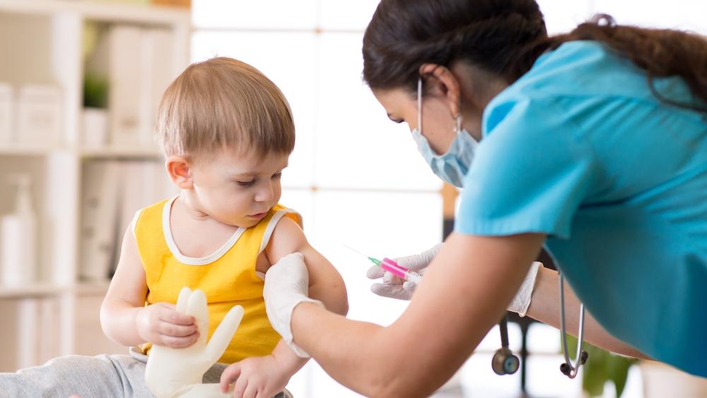 Можно ли вакцинировать ребенка в период пандемии? Врачи дали добро