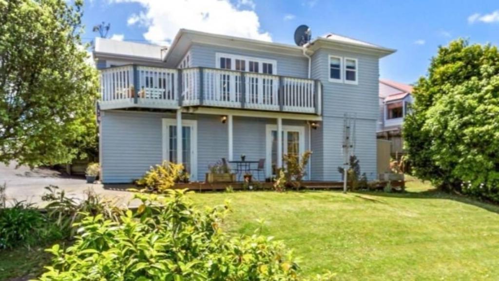 Чтобы недвижимость не пустовала: дом с пятью спальнями в Окленде сдается в аренду всего за 1 доллар