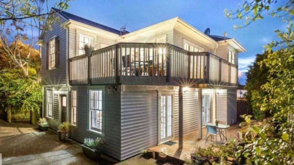 Чтобы недвижимость не пустовала: дом с пятью спальнями в Окленде сдается в аренду всего за 1 доллар