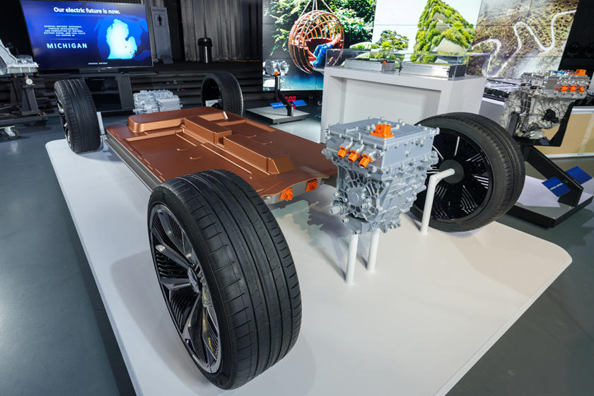 Объединяются для чего-то большого: Honda и GM объявили о совместной разработке аккумуляторов для электромобилей