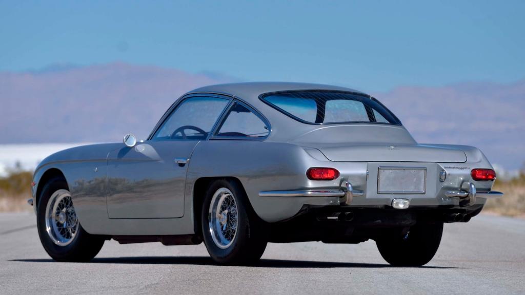 "Ламборгини 400 GT" 1967 года не идеален, но 320 «лошадей» под капотом и 45 062 км на одометре сглаживают первое впечатление