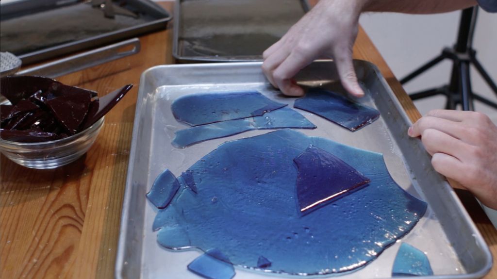 Голубое сахарное стекло в стиле сериала "Во все тяжкие": рецепт оригинальной сладости