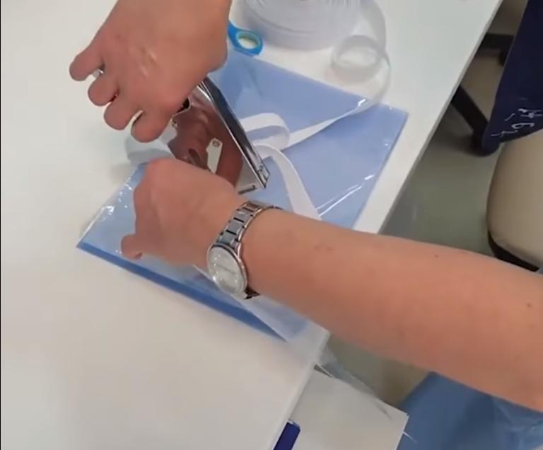 Медсестра показала, как сделать в домашних условиях защитную маску для глаз от коронавируса