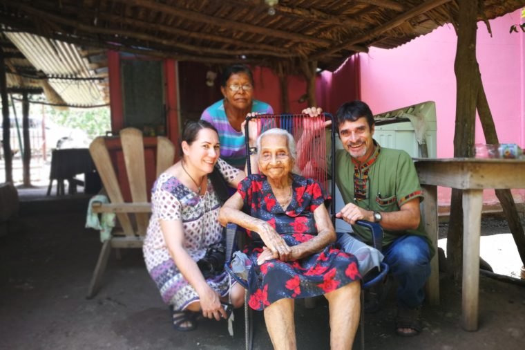 Как людям из Коста-Рики удается жить до ста лет: их девиз - живи просто! Но это не единственная причина