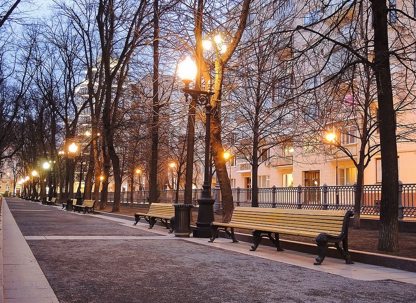 Бурная жизнь на улицах Москвы замерла: как выглядит столица на карантине (10 фото)