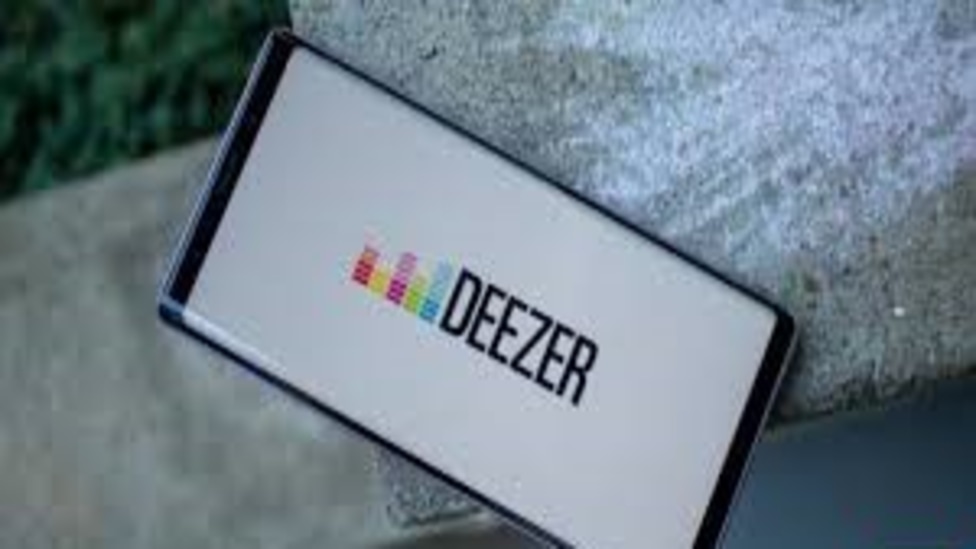 Deezer будет пресекать песни с откровенным характером: для этого будет использоваться ИИ