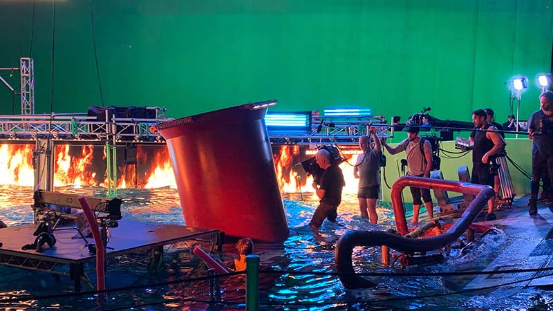 В работе над вторым “Аватаром” Джеймс Кэмерон использует уникальную подводную технику для съемок: мы можем увидеть жизнь Пандоры под водой